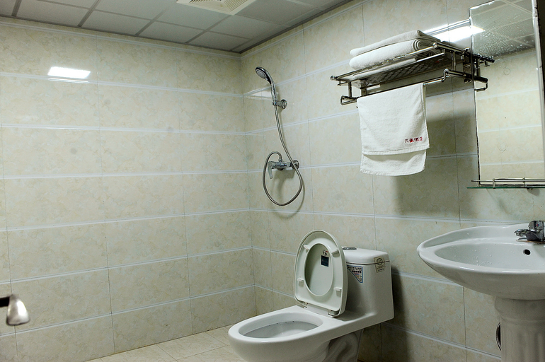 Bathroom 2, Chuanhao Business Hotel, Chengdu