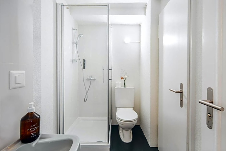 Bathroom 3, Pop Up Hotel Krone Zürich, Zürich