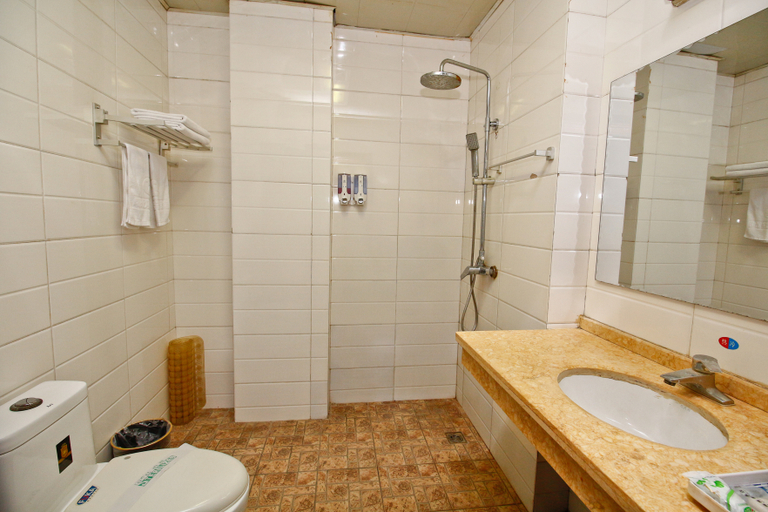 Bathroom, Yilong Hotel, Xianyang