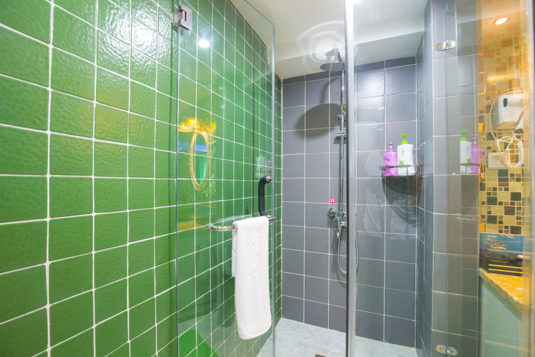 Bathroom, Kezhilian Theme Hotel, Xishuangbanna Dai