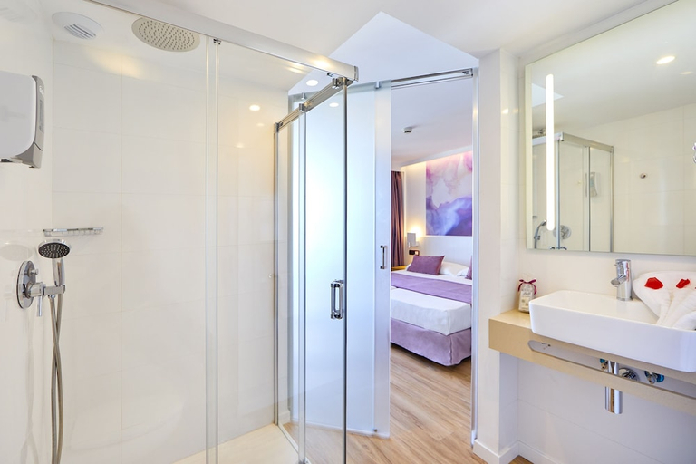 Bathroom 4, Mediterranean Bay Adults Only, Baleares