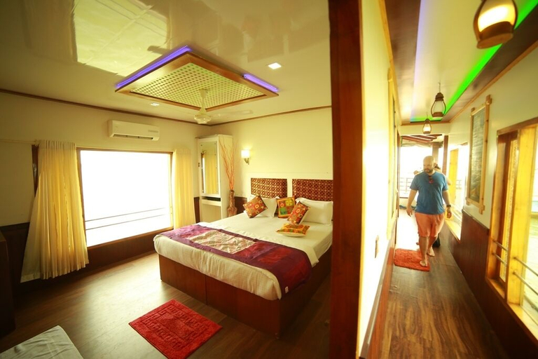 Bedroom 2, Private Houseboat, Alappuzha