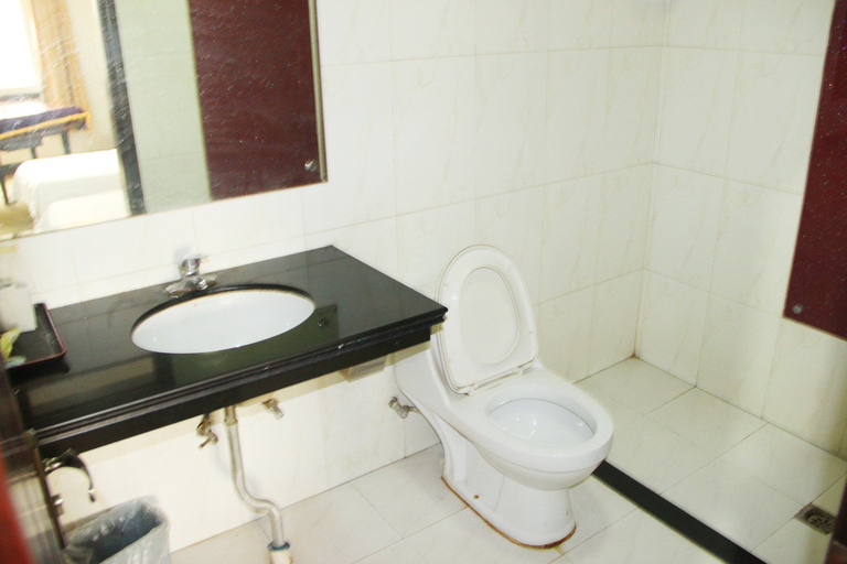 Bathroom, Sansao Business Hotel, Wuhan