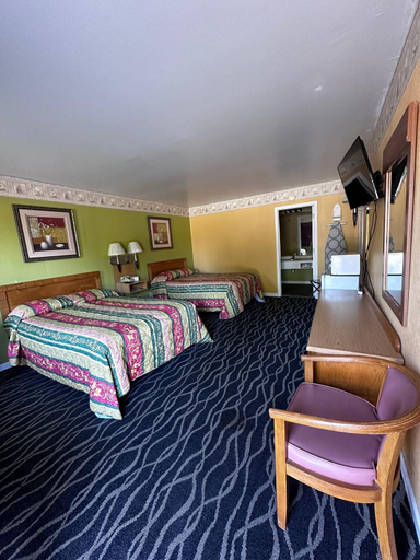 Bedroom 4, Park Inn Motel, Greene