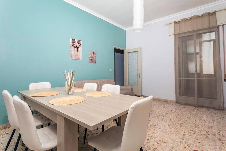 Others 5, Nicola House, Catania