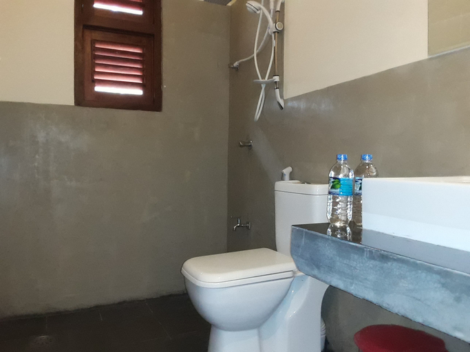 Bathroom 3, Lake Bliss, Dambulla