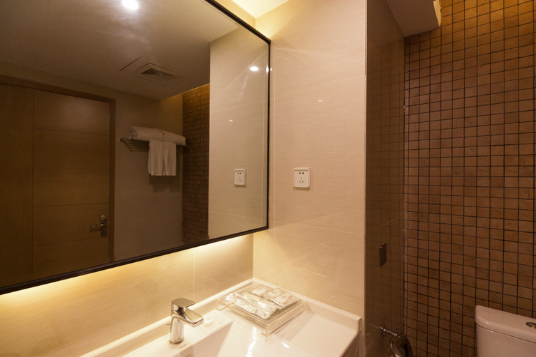 Bathroom 4, Lavande Hotel Zhuzhou Liling Train Station Branch, Zhuzhou