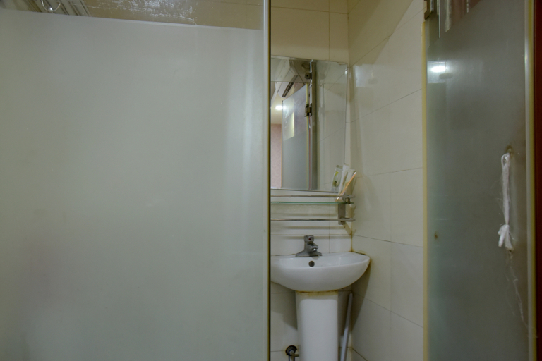 Bathroom 4, Jialeyuan Hotel, Beijing