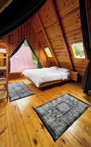 Room 5, Atina Bungalows, Pazar