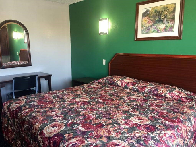 Bedroom 4, Scottish Inns Carrollton TX , Dallas