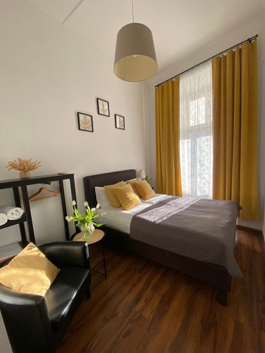 Room 4, Krakow Apartments & Rooms, Kraków City