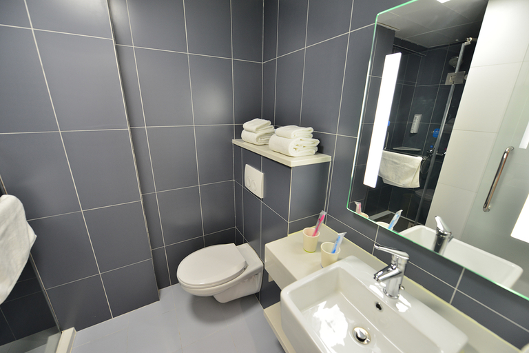 Bathroom 5, Hanting Hotel Beijing Tian'anmen Square, Beijing