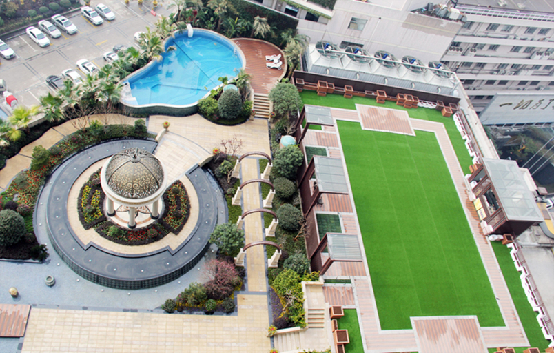 Exterior & Views