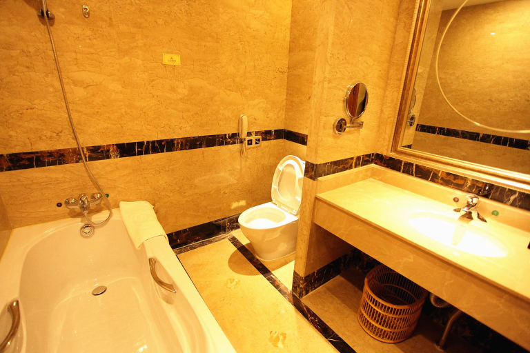 Bathroom 3, Tiansheng Hotel, Nanchong