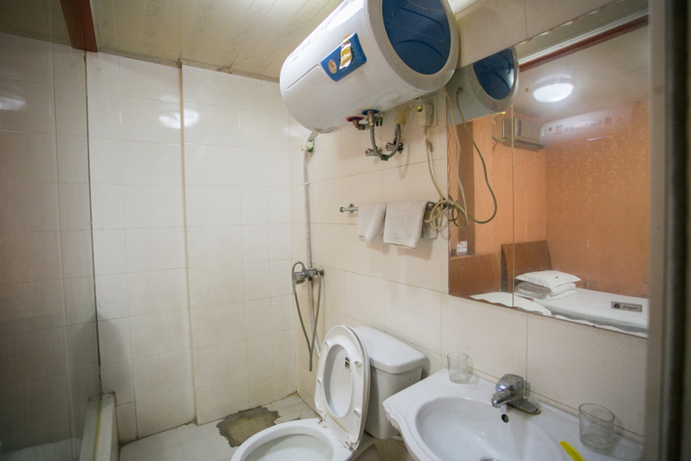 Bathroom 5, Paojiang Hostel, Shaoxing