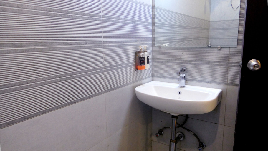 Bathroom 4, Hotel Aarya, Lucknow