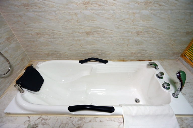 Bathroom 2, Jiaerle Business Hotel, Changchun