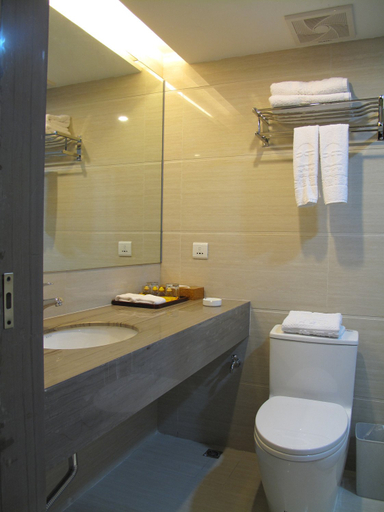 Bathroom 2, Huayi Jinxin Hotel, Chaozhou