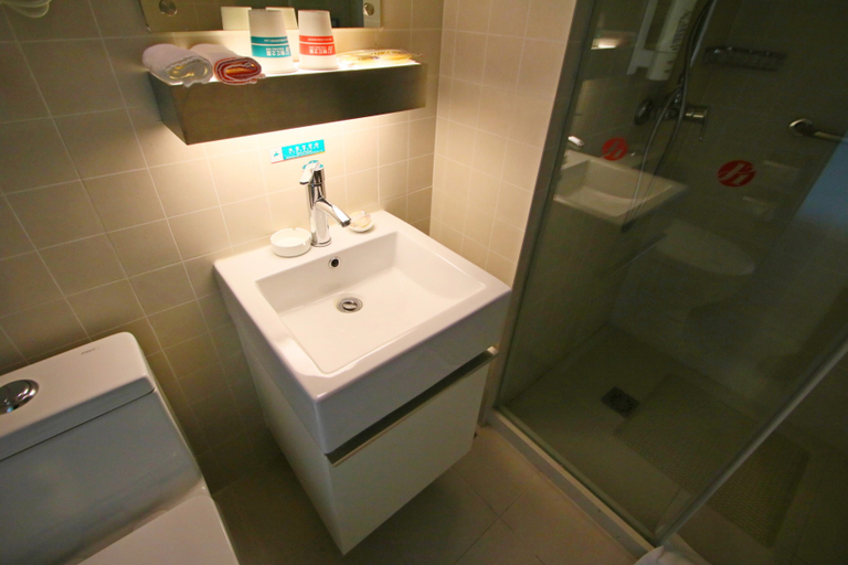 Bathroom 5, Jinjiang Inn Select Shanghai Expo Dezhou Road, Shanghai
