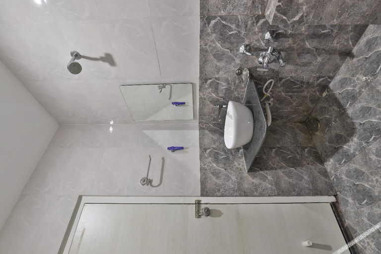 Bathroom 3, Hotel TGS, Anand