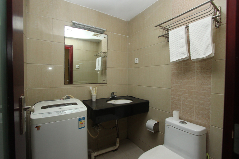 Bathroom 3, New Era Apartment (Wuhan Wuguang), Wuhan