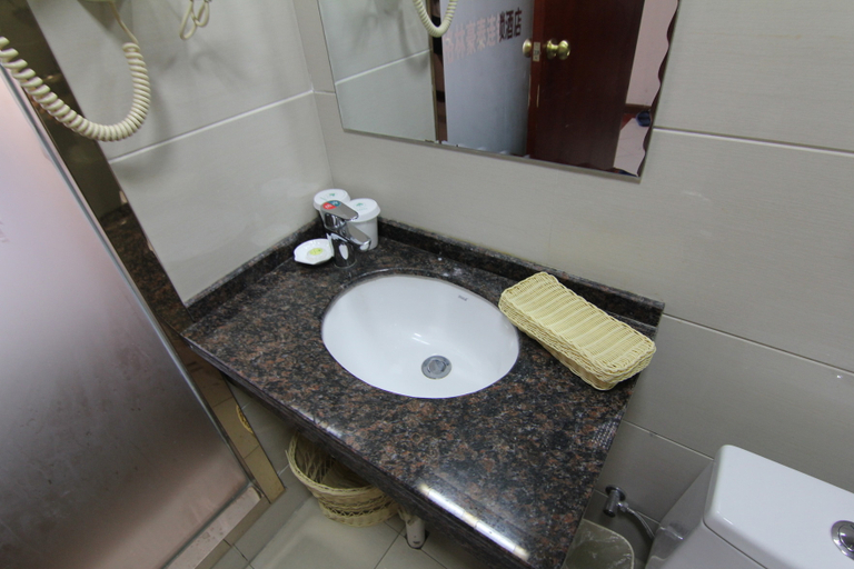 Bathroom 4, Green Tree Inn Yangzhou Baoying County Anyi South Road Zhixuan, Yangzhou