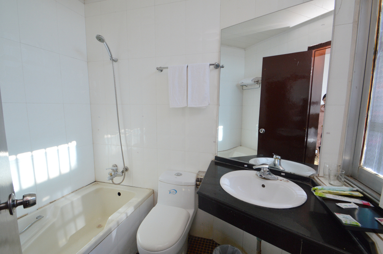 Bathroom 3, Ge Li Hotel (Chuzhou Dingyuan Department Store Building), Chuzhou