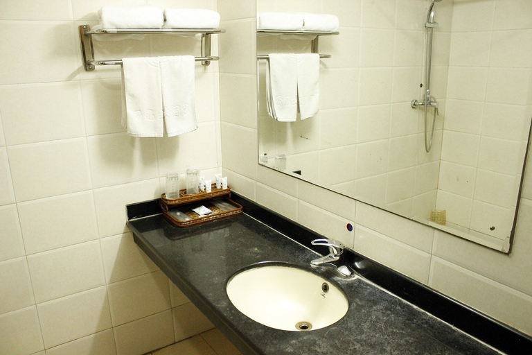 Bathroom 3, Magpie CC Hotel (Jiaozuo 12th Middle School First People's Hospital Branch), Jiaozuo