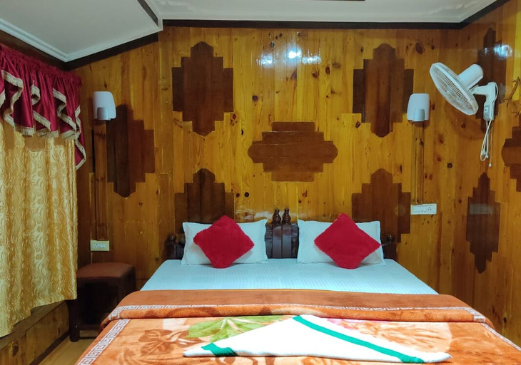 Bedroom 4, Private Houseboat, Alappuzha