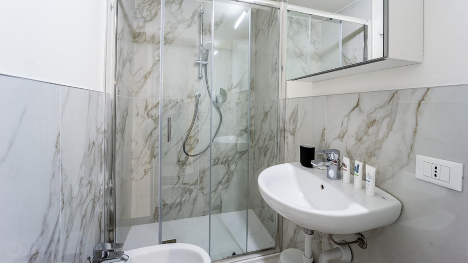 Room 4, Italianway - The B Village Standard - 01, Milano