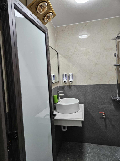 Bathroom 5, Hoang Gia Hotel Royal, Kim Bảng