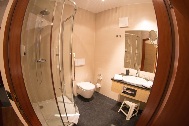 Bathroom, Hotel Kreller, Mittelsachsen
