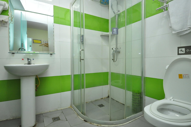 Bathroom, GreenTree Hotel (Dezhou Sanba road high speed rail store), Dezhou