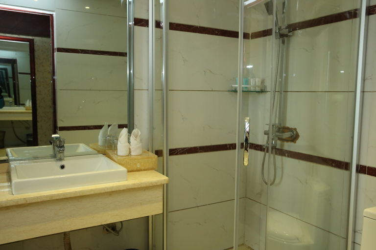 Bathroom 5, Zhongjin Hotel, Qinzhou