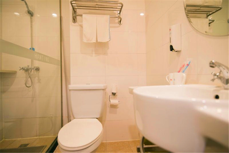 Bathroom, Hanting Hotel Zhoukou Wuyi Square, Zhoukou