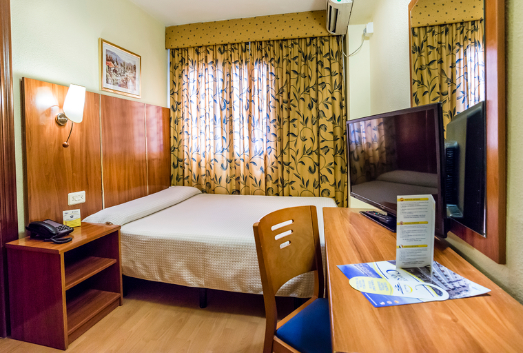 Bedroom 2, Mareny Benidorm Hotel, Alicante