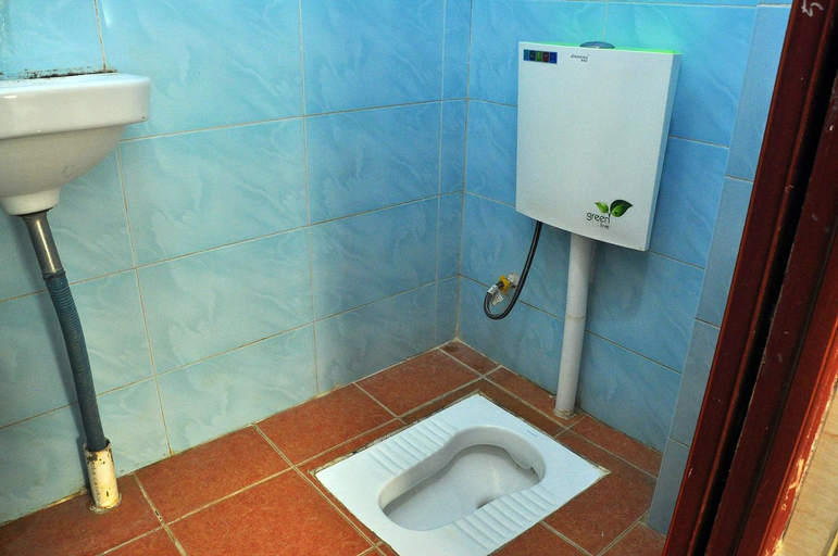 Bathroom 5, Youyuan Apartment (Southern War Zone General Hospital), Guangzhou