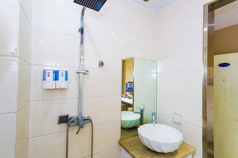 Bathroom 3, Yifang Guoran Hotel, Hangzhou
