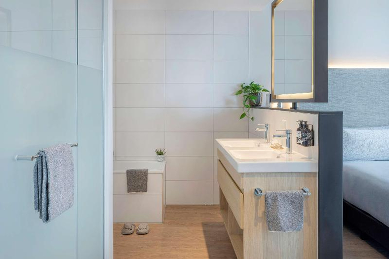 Bathroom, Innside by Meliá Amsterdam, Amsterdam