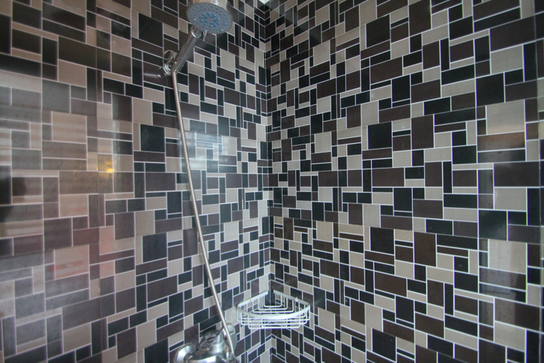 Bathroom 2, Jiujie Business Hotel, Shanghai