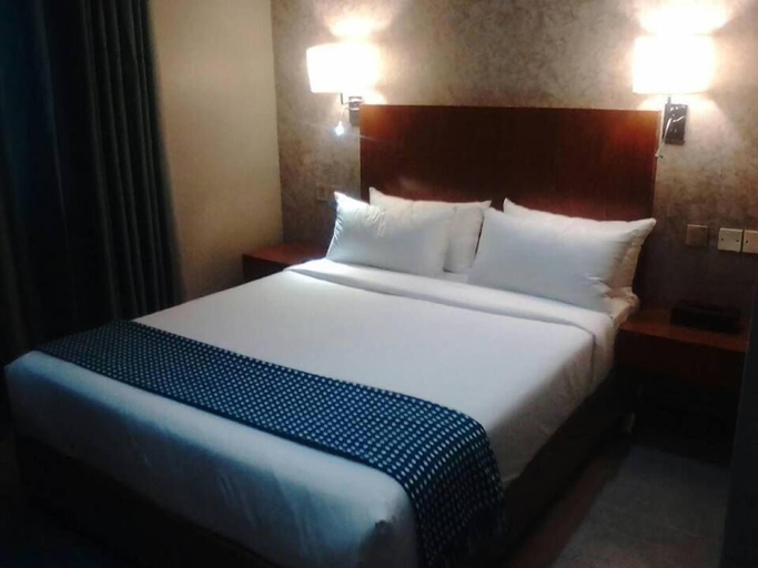 Bedroom 2, Phudzi Hotel, Lethlakane