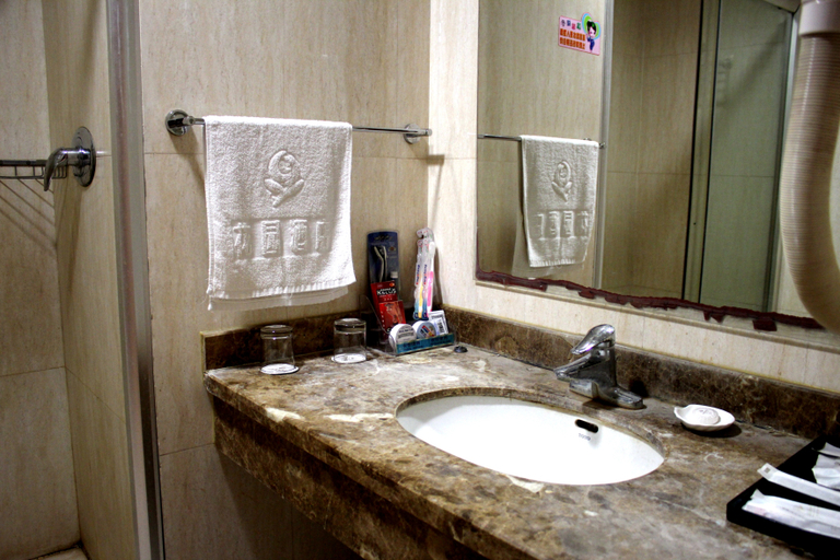 Bathroom 3, Linghai International Hotel, Jinzhou