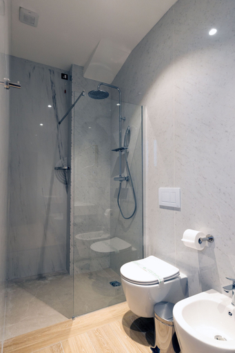 Bathroom 5, Lh HOTELS, Milano