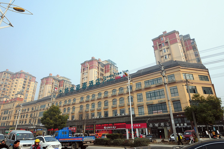 Exterior & Views
