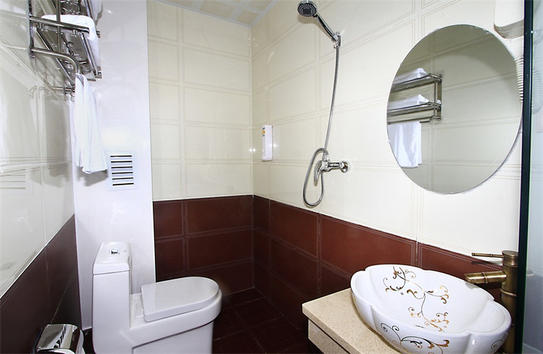 Bathroom, Chunrun Courtyard Hotel (Weihai Golden Beach Bathing Beach), Weihai