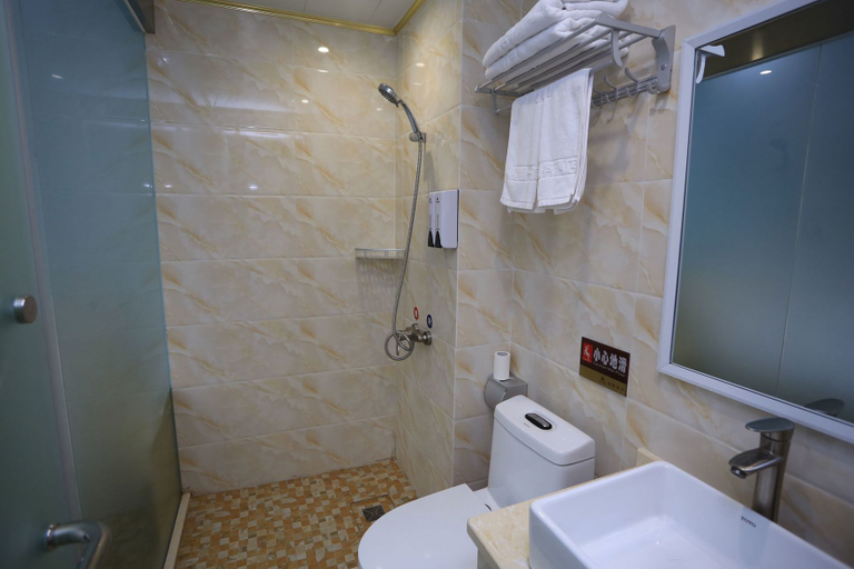 Bathroom 2, Monday Business Hotel, Shenzhen