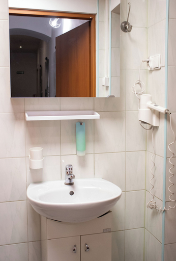 Bathroom 2, Krakow Apartments & Rooms, Kraków City