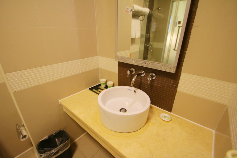 Bathroom 4, Home Inn (Shanghai Stadium Wanping South Road), Shanghai