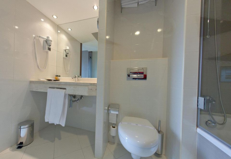 Bathroom 4, TURIM Luxe Hotel, Lisbon
