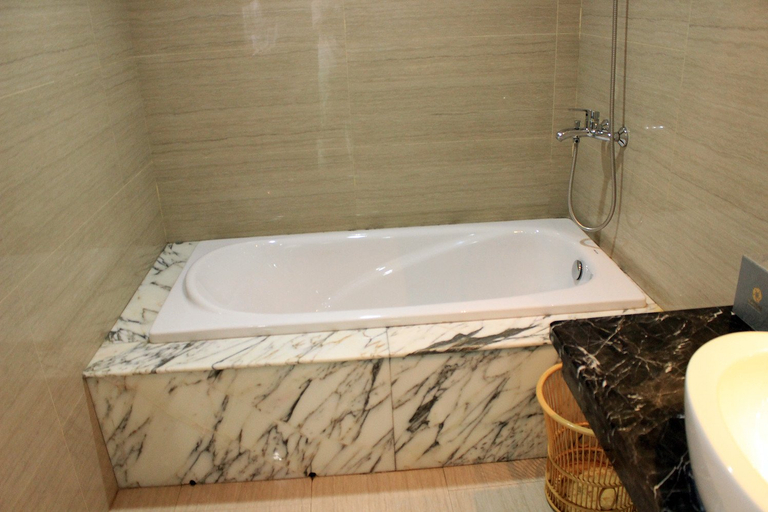 Bathroom 4, Banwan Hotel, Enshi Tujia and Miao